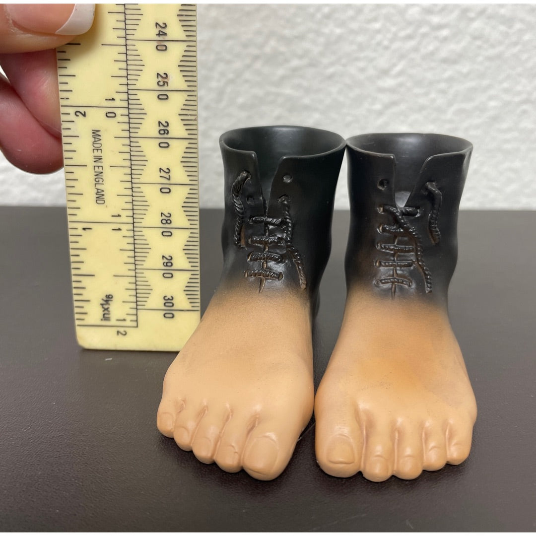 Rene Magritte “The Red Model” Feet with Boots Small Figurine – Surrealist Art Sculpture – Parastone Mouseion 3D Museum Collection